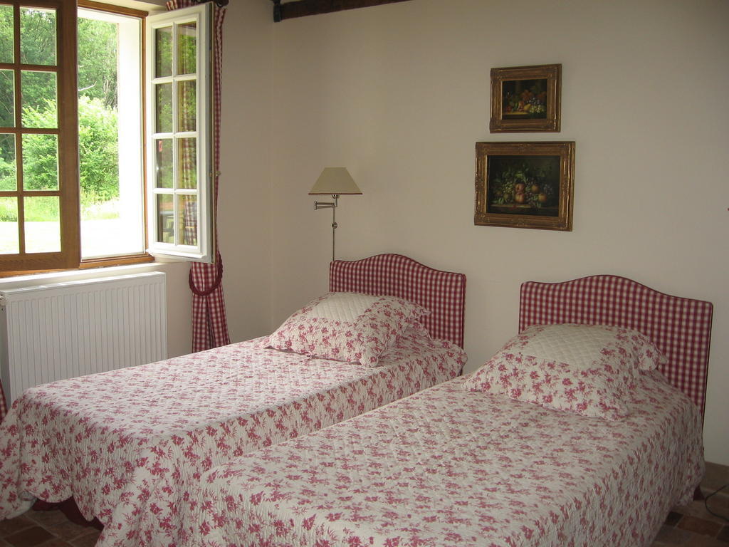 Bed and Breakfast Les Vieux Guays Cerdon  Habitación foto